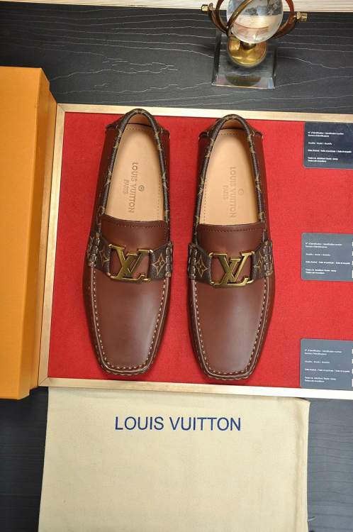 Picture of Louis Vuitton Shoes _SKULVsz38-44mnf0312311977